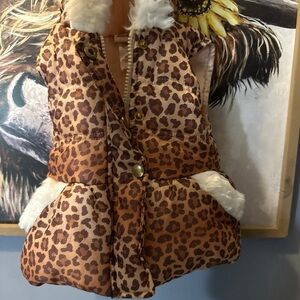 Baby leopard vest